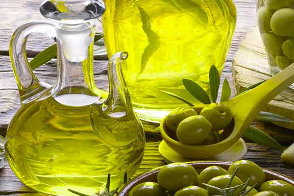 Olio d’oliva: il re della dieta mediterranea ed i suoi impensabili ma meravigliosi impieghi domestici - Siciliafan