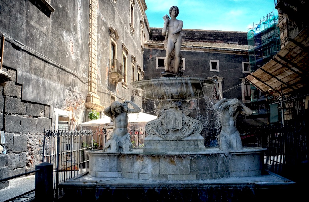 Fontana dell’Amenano di Catania: l’unica con l’acqua “a linzolu