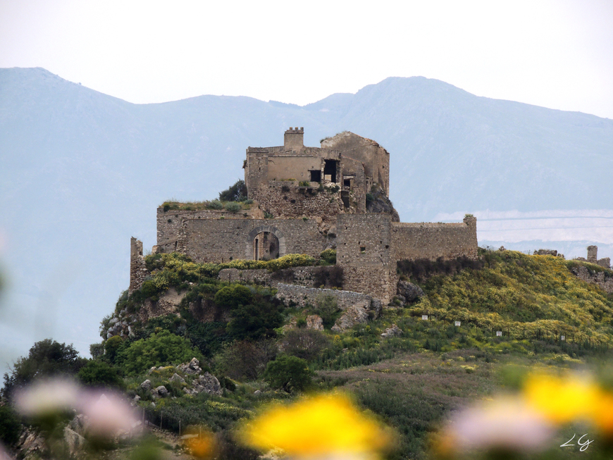 c-un-solo-modo-per-salvare-il-castello-di-calatubo-di-alcamo-siciliafan