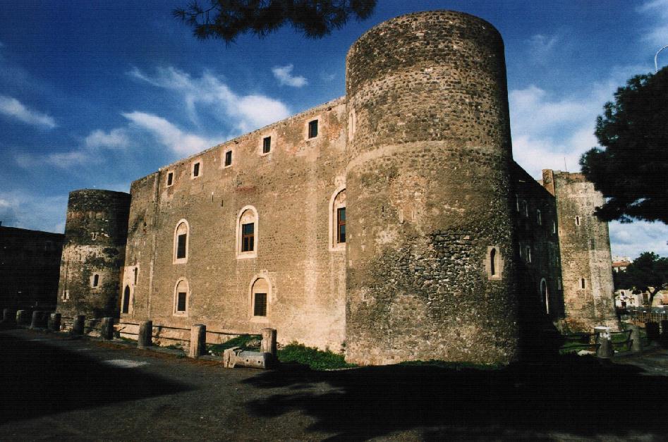 14. Castello Ursino di Catania - Il castello nei francobolli