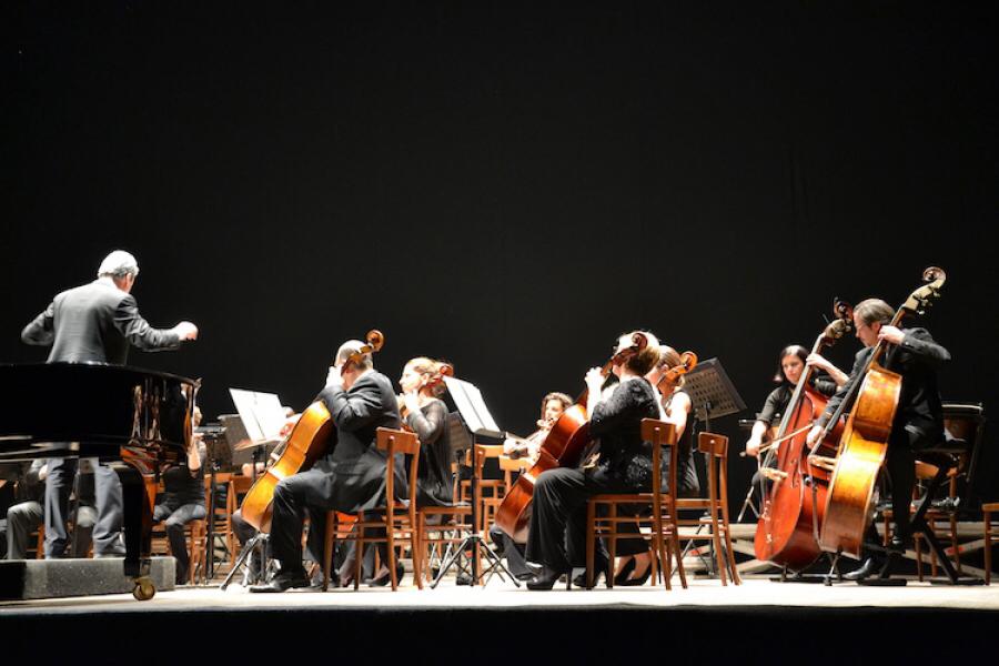 Una "Magica Orchestra" che suona le musiche popolari. Siciliafan