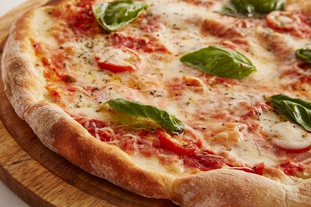 Pizza doppia cottura, la ricetta come quella della pizzeria -  SiciliafanSiciliafan