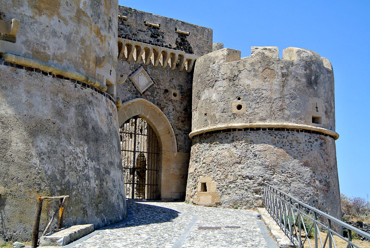 castello-di-milazzo-la-cittadella-fortificata-pi-grande-della-sicilia