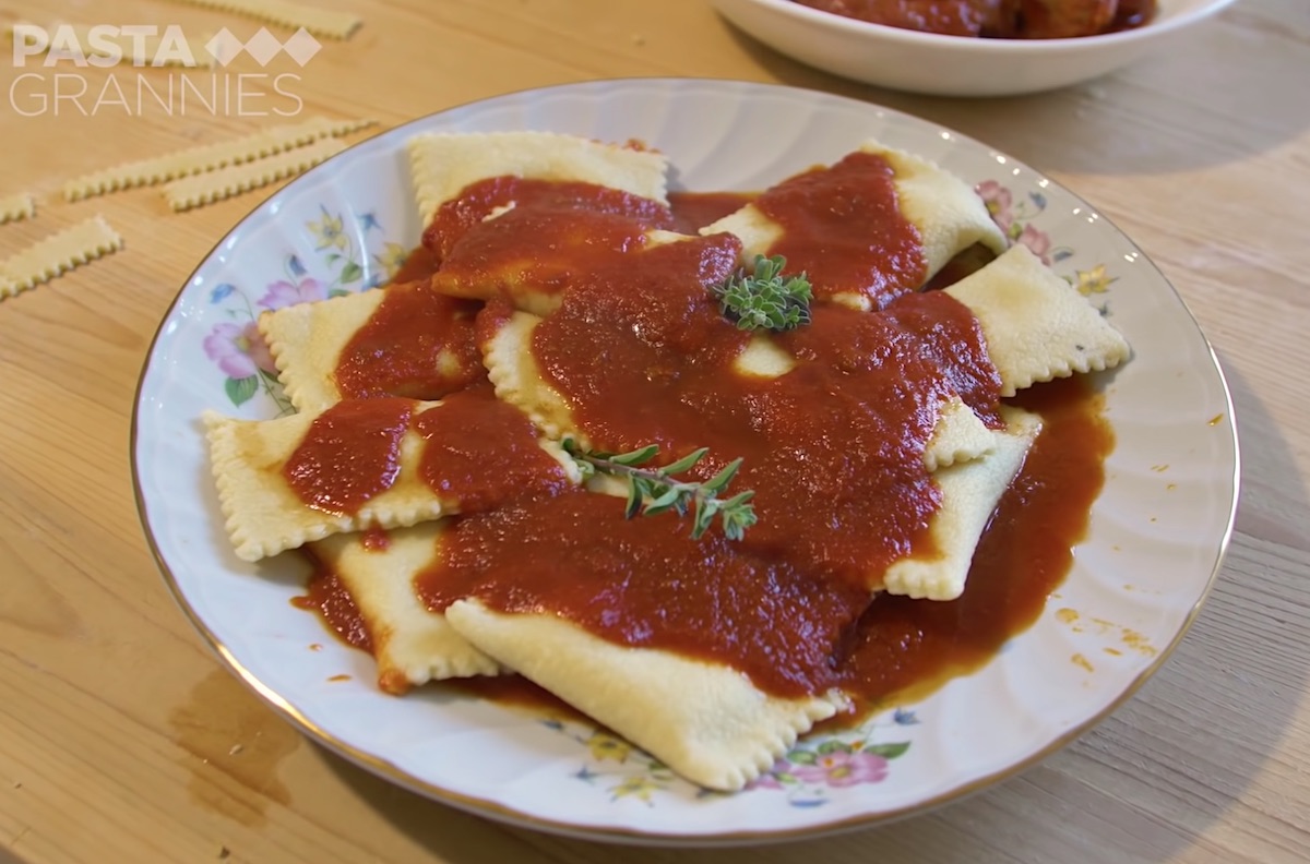 Ravioli di ricotta siciliani con Ragù di maiale Ricetta tradizionale Siciliafan