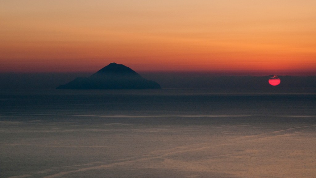 Isole Eolie, guida alle vacanze in Sicilia: cosa vedere e cosa fare