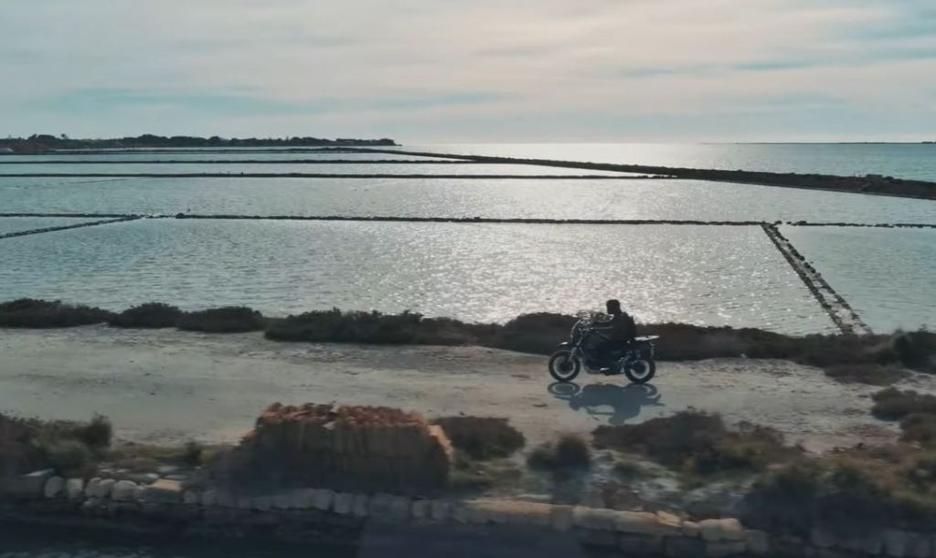 Sicilia superstar nello spot Moto Guzzi con le meraviglie di Trapani VIDEO
