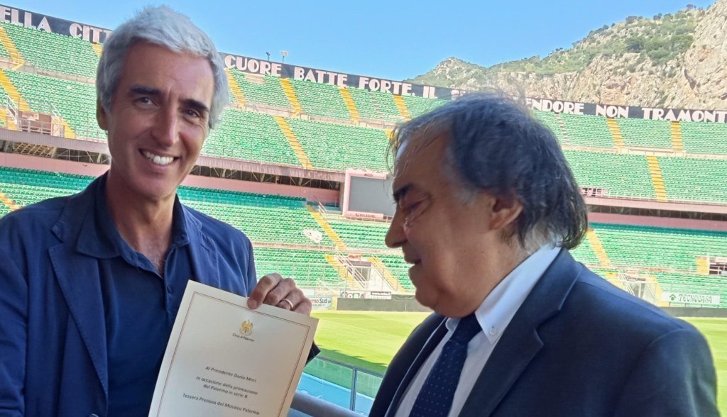 Leoluca Orlando consegna le Tessere Preziose al Palermo FC e ai suoi tifosi