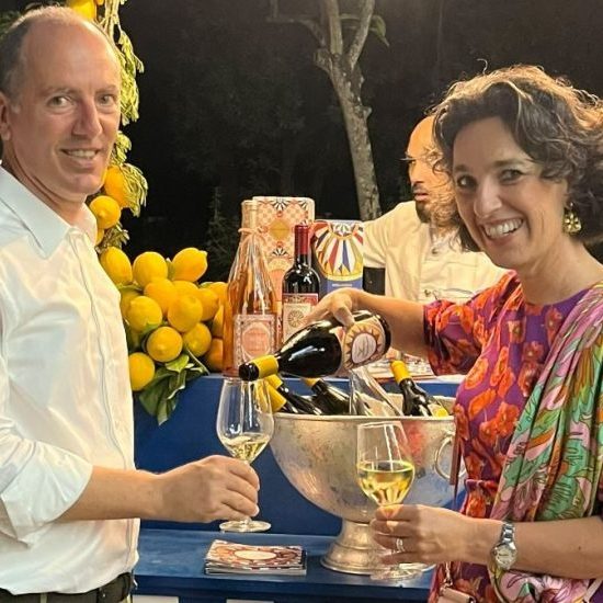 Vino, Dolce e Gabbana rinnova il legame le cantine siciliane Donnafugata