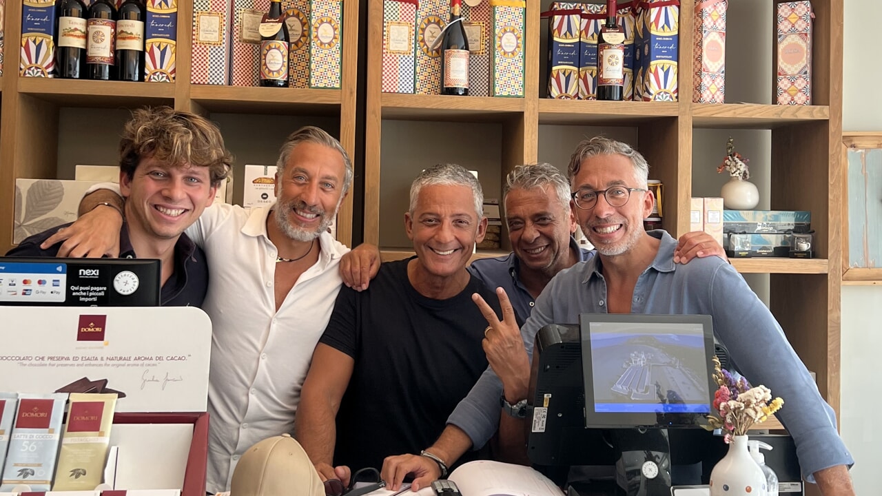 Fiorello a Mondello, buon cibo e relax tra uno show e l'altro - Siciliafan