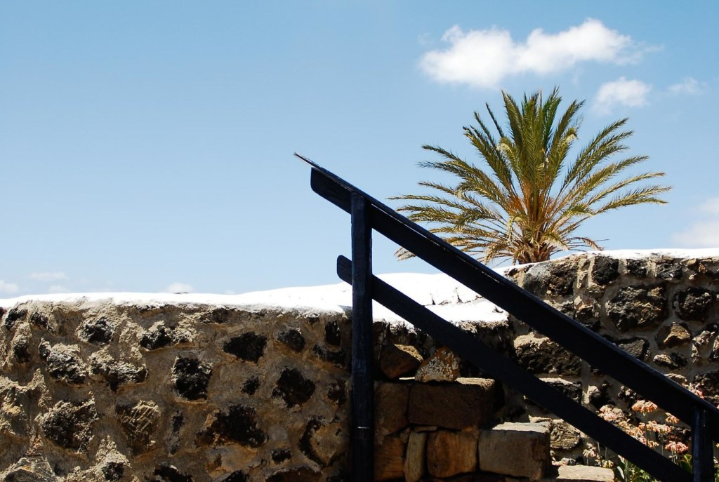 Sul National Geographic l'elogio di Pantelleria: "La sua storia è radicata nella roccia"