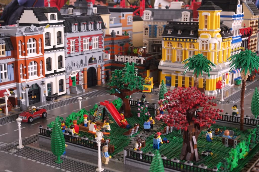 Tra pirati, minimondi e capolavori dell'arte: a Palermo c'è I Love Lego, la mostra sui celebri mattoncini