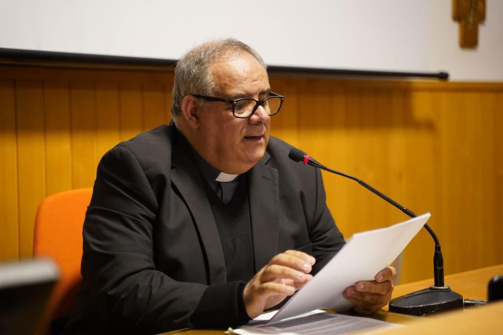 Il nuovo vescovo di Noto Salvatore Rumeo.