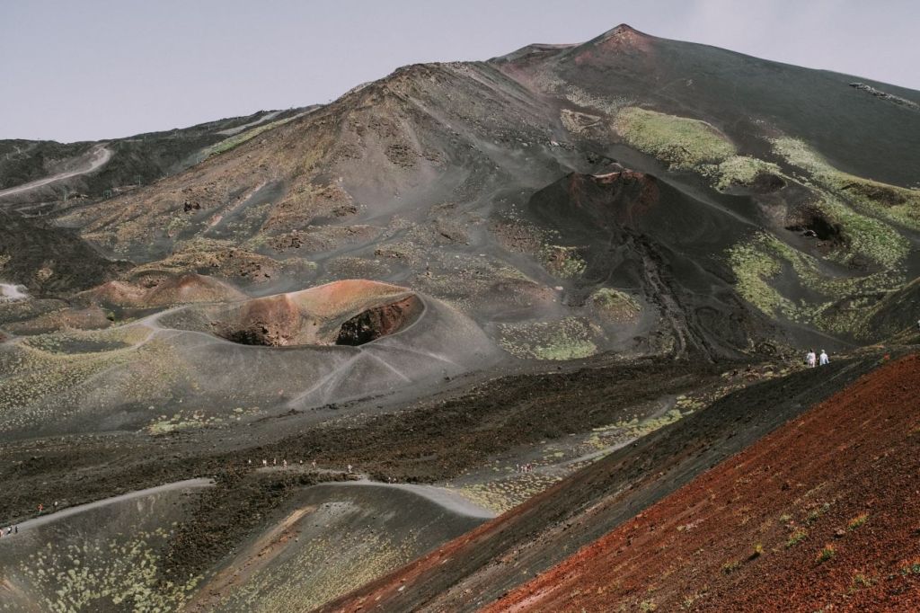 La curiosità: sull'Etna c'è una grotta dedicata a Piero Angela