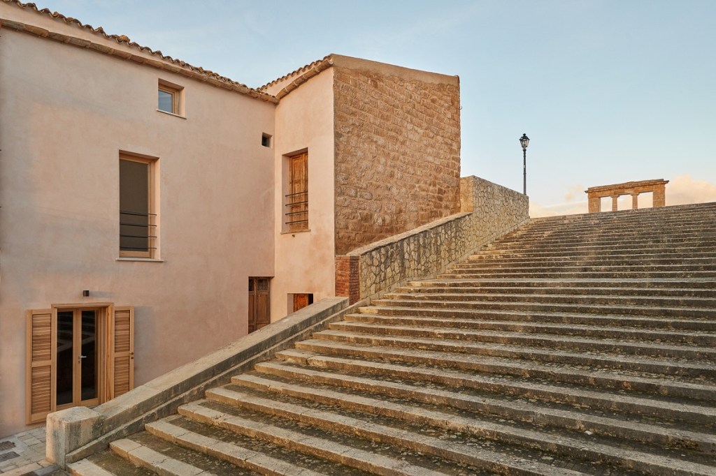Viaggi, la Sicilia nella nuova Top 10 di Airbnb: perché è una delle mete nazionali più ambite