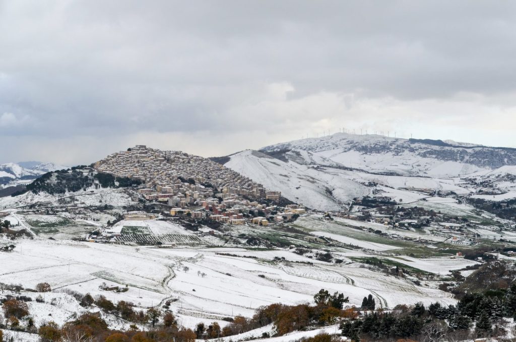 Meteo, Sicilia tra gelo di NiKola e Medicane di neve: previsioni, quanto durerà il maltempo