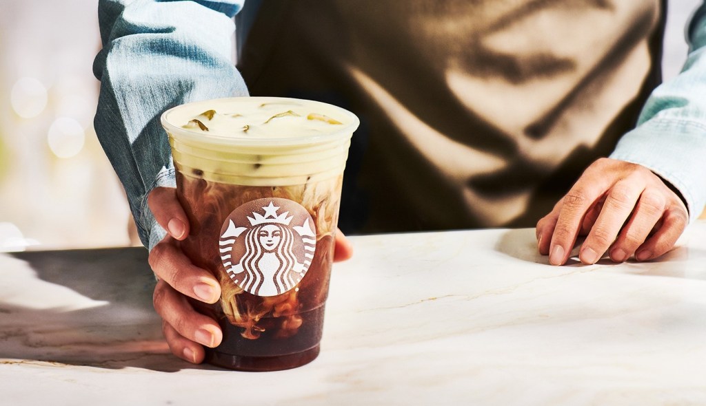 La Sicilia fa innamorare Starbucks: l'olio di Partanna ispira un'intera linea di nuovi prodotti
