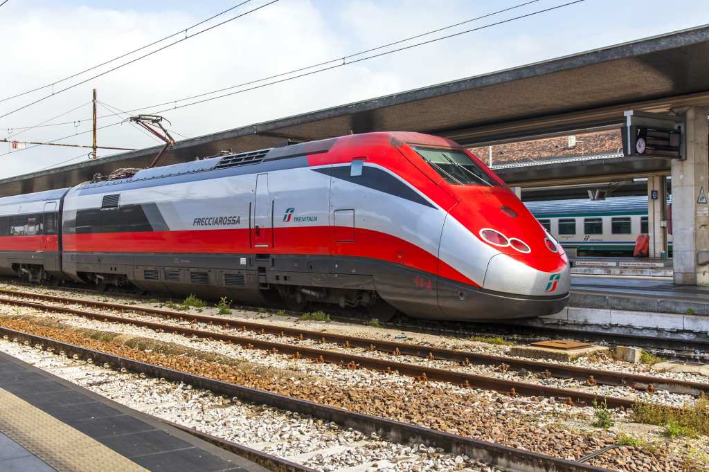 Treno Ferrovie dello Stato italiane