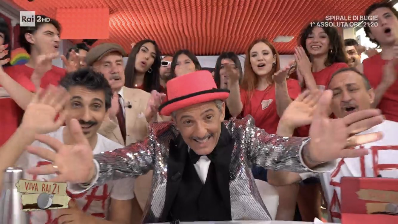 Fiorello chiude Viva Rai2, boom di pubblico e grande spettacolo per l