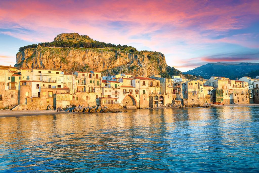 Irresistibile Sicilia: Cefalù conquista un posto tra le località di mare più belle d'Europa