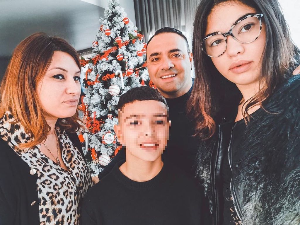 Flaviana Perrone e Fabrizio Miccoli con i figli Swami e Diego