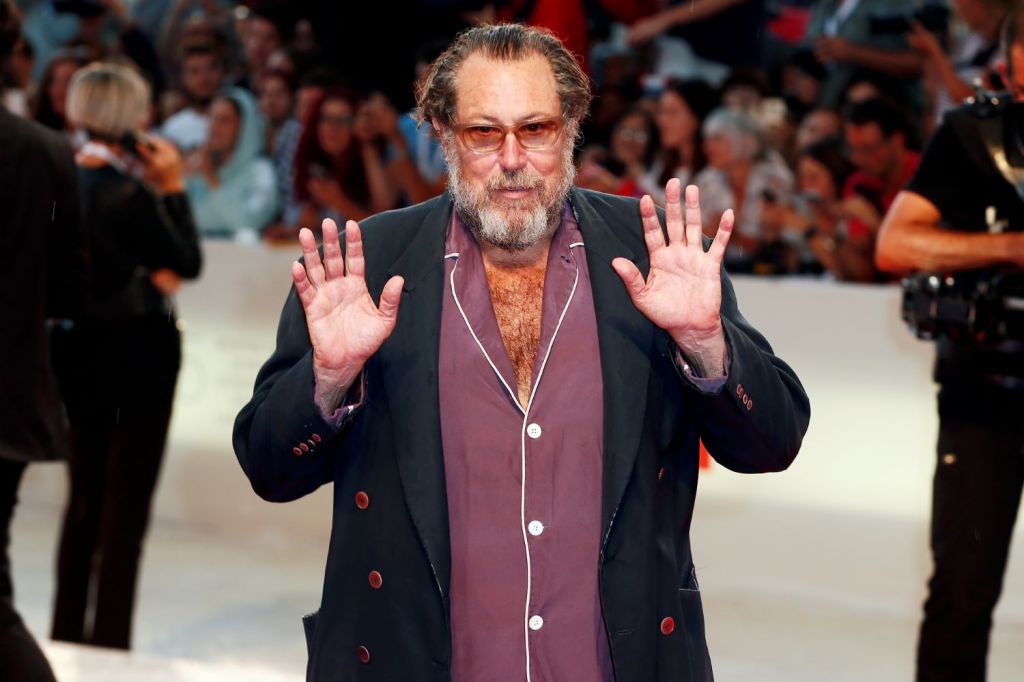 Il regista Julian Schnabel