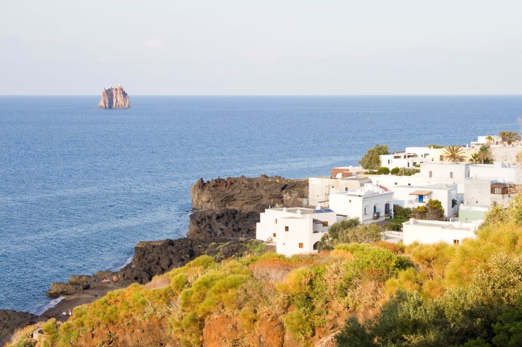 È in Sicilia uno dei trekking sul mare più belli d'Italia: "Panorama di una bellezza mozzafiato"