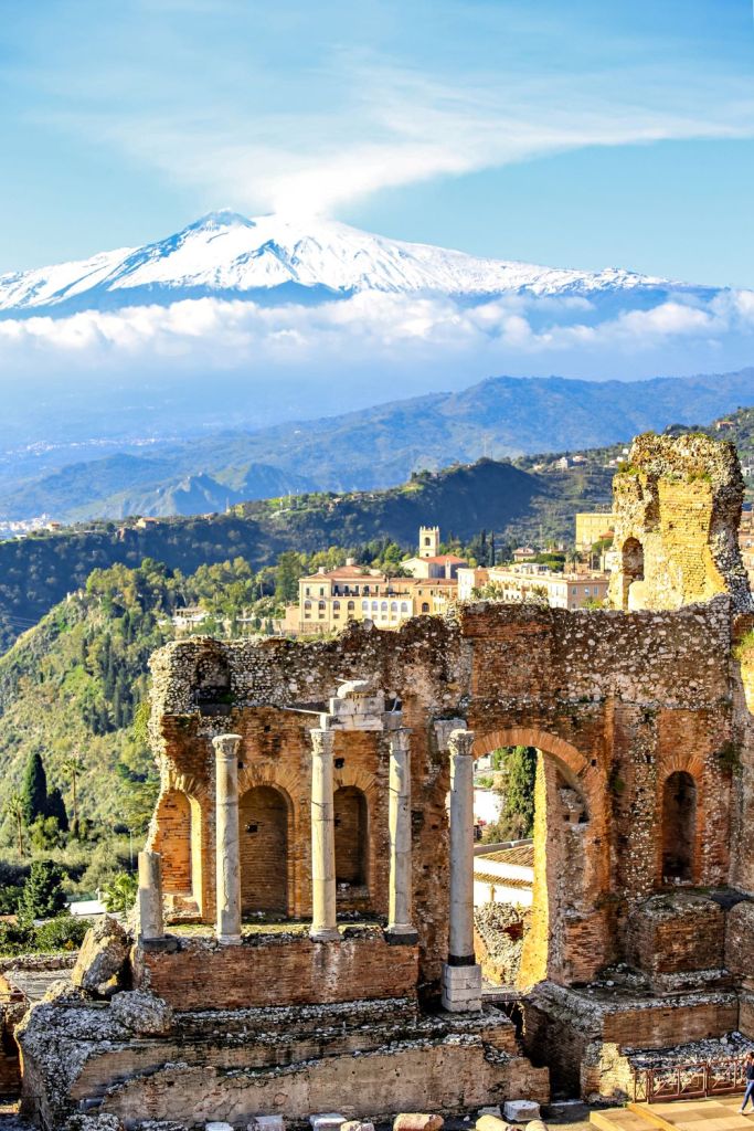 Vista dell'Etna da Taormina