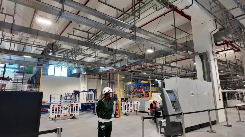 3SunGigafactory, eccellenza in Sicilia: la "fabbrica del sole" è alle pendici dell'Etna VIDEO