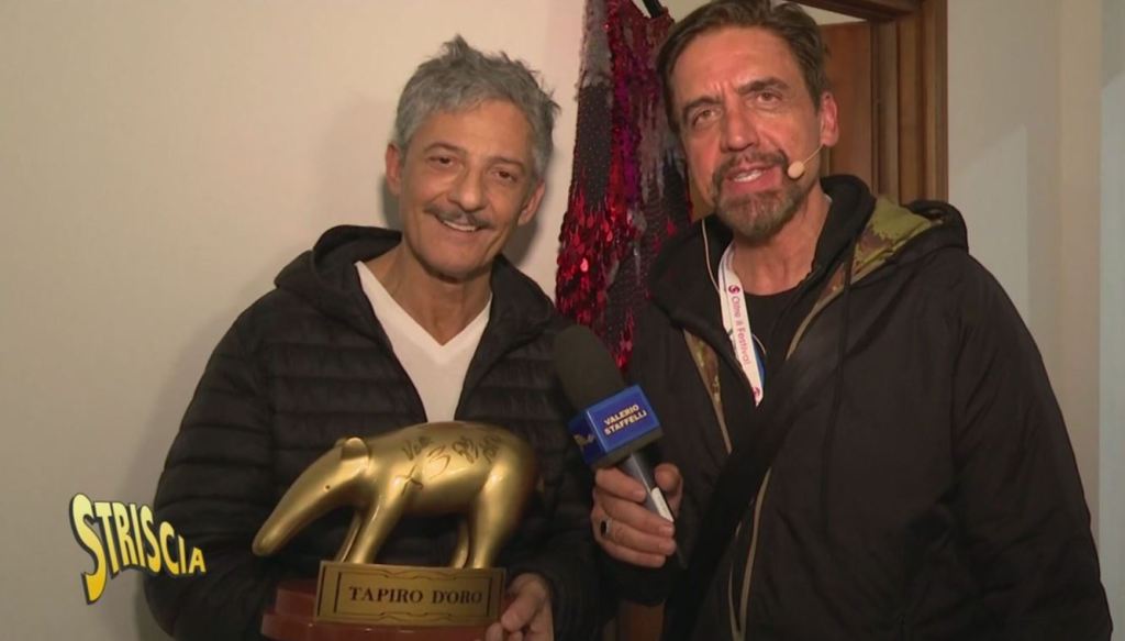 Sanremo, Tapiro d'Oro a Fiorello per il "Ballo del qua qua": "Travolta? Il tranello l'ha fatto lui a noi"