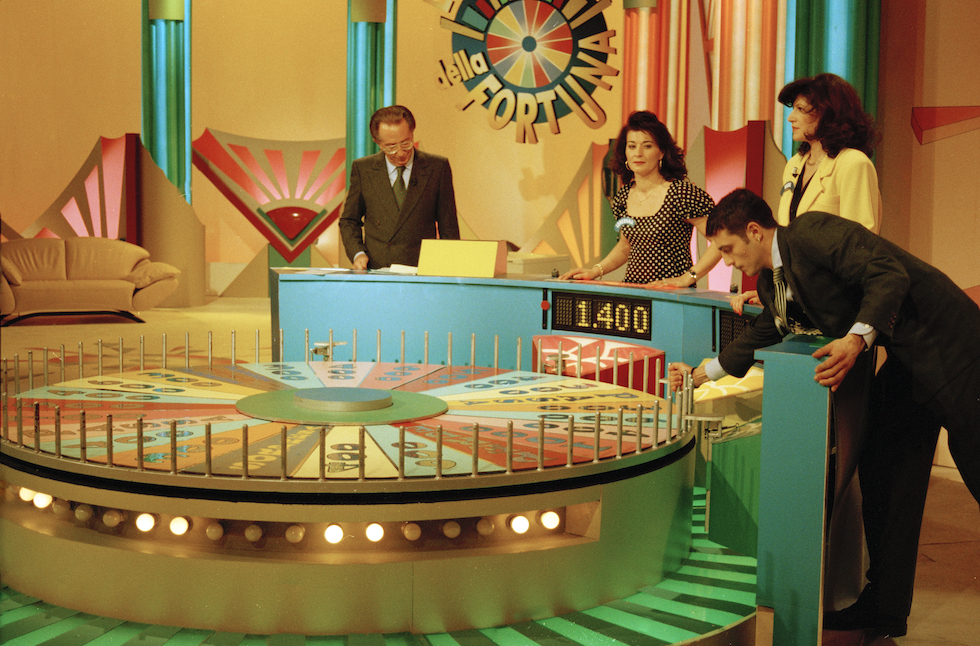 Mike Bongiorno a "La Ruota della fortuna" nel 1996